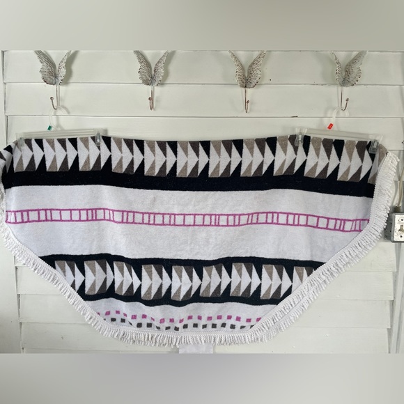 Large Soleil Roundie Beach Towel with Pocket - Picture 2 of 6